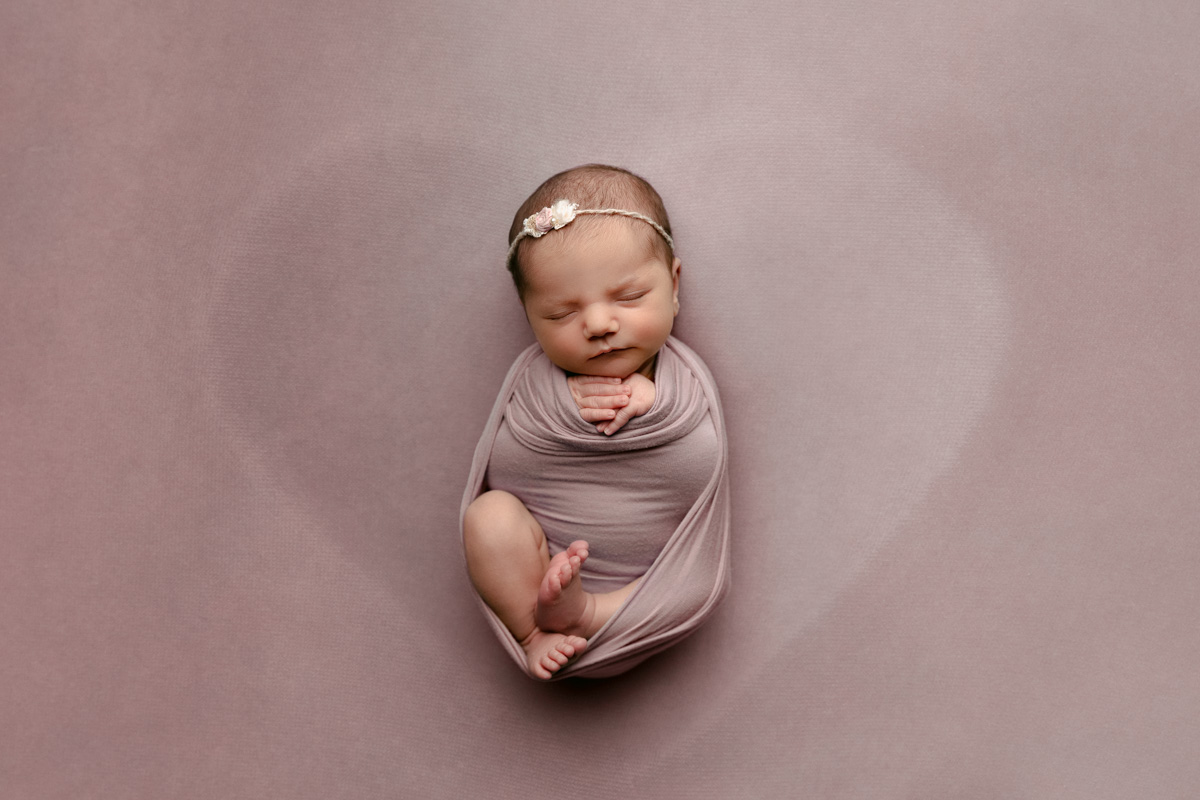 https://www.sarahlakephotography.com/wp-content/uploads/2022/05/san-antonio-newborn-photography-2-2.jpg